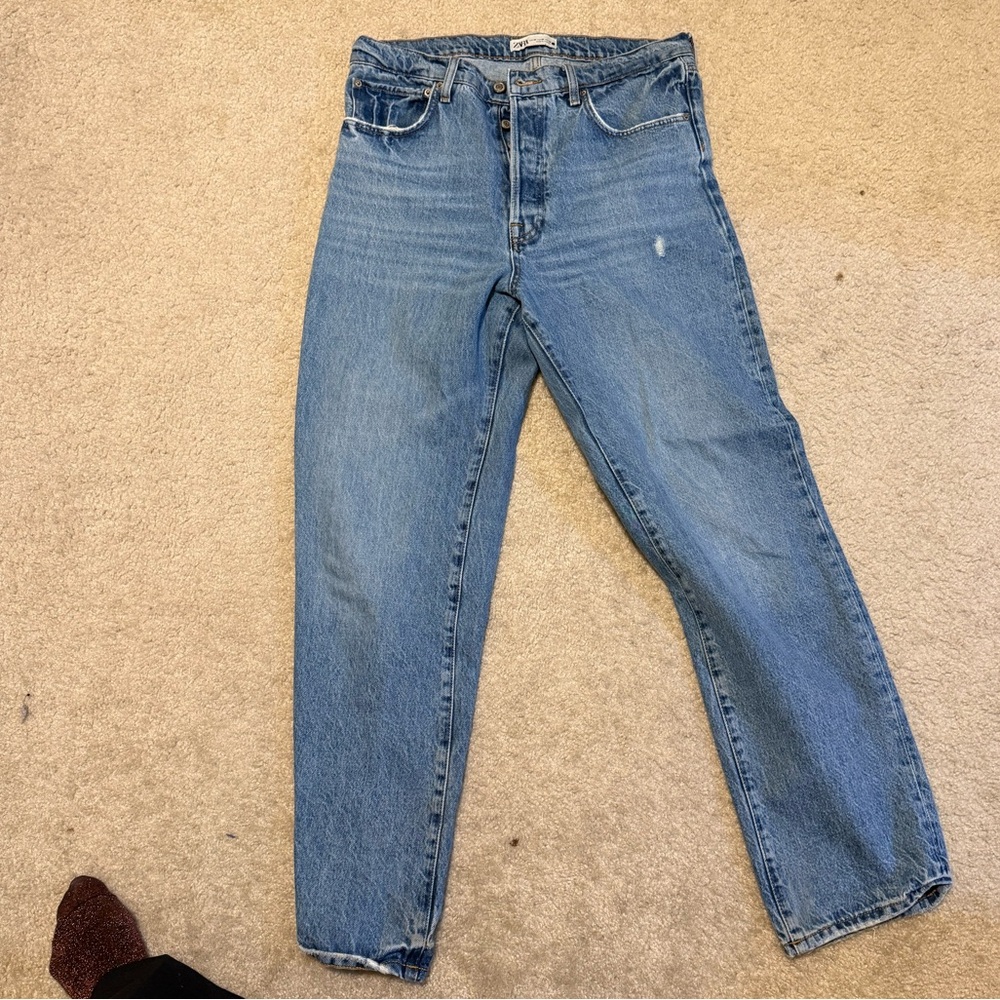 Zara Light Blue Denim Jeans with Contrast Stitching